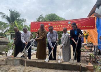 Đức Hòa: Ban Trị sự GHPGVN huyện phối hợp Ủy ban MTTQVN huyện khởi công xây dựng Nhà đại đoàn kết năm 2023 tại Thị trấn Hiệp Hòa