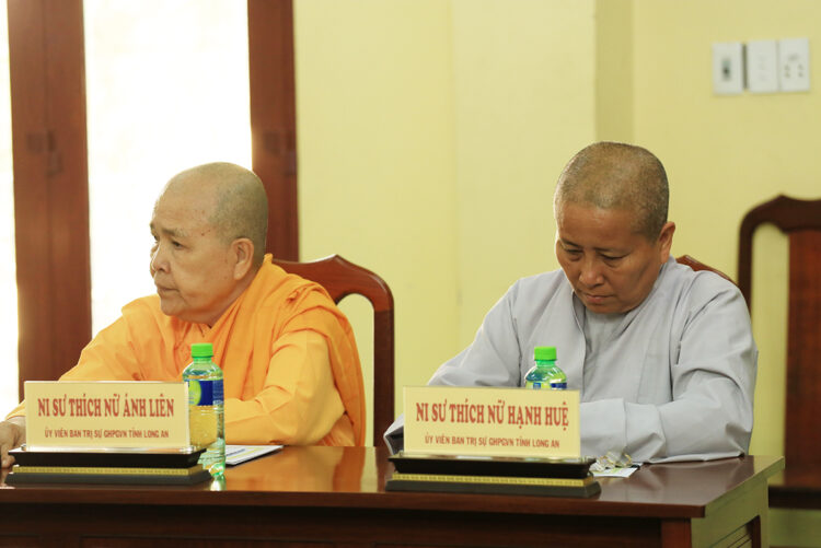 Long An: Ban Trị sự Tổ chức phiên họp lệ hằng tháng tổng kết và triển khai Phật sự mới