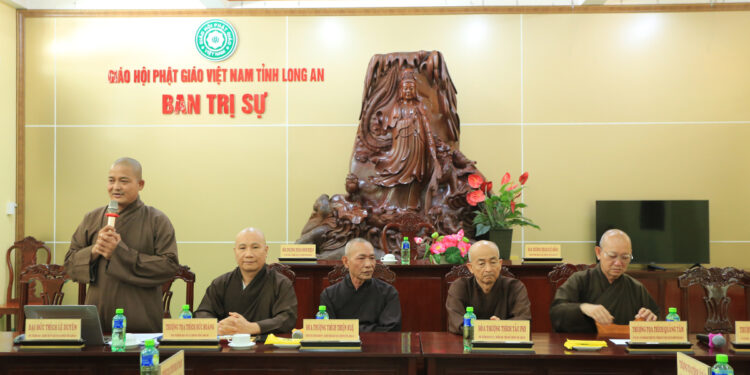Long An: Ban Trị sự Tổ chức phiên họp lệ hằng tháng tổng kết và triển khai Phật sự mới