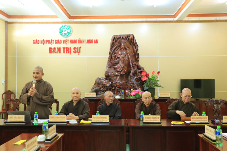 Long An: Ban Trị sự Tổ chức phiên họp lệ hằng tháng tổng kết và triển khai Phật sự mới