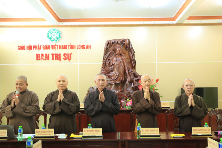 Long An: Ban Trị sự Tổ chức phiên họp lệ hằng tháng tổng kết và triển khai Phật sự mới