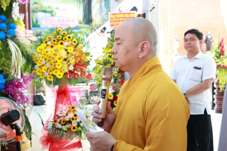 Chùa Phước Long trang nghiêm lễ Tạ ơn Tam Bảo & Lễ Cài Hoa Hồng tưởng nhớ tứ ân