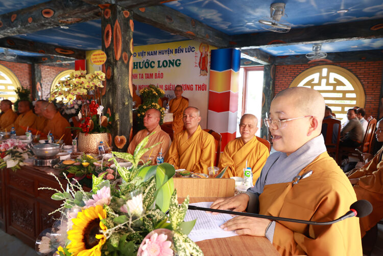 Chùa Phước Long trang nghiêm lễ Tạ ơn Tam Bảo & Lễ Cài Hoa Hồng tưởng nhớ tứ ân