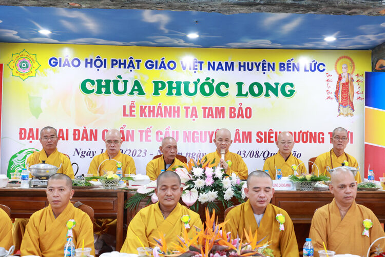 Chùa Phước Long trang nghiêm lễ Tạ ơn Tam Bảo & Lễ Cài Hoa Hồng tưởng nhớ tứ ân
