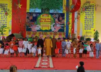 Đức Hòa: Chùa Pháp Minh trao tặng 1000 phần quà cho trẻ em nhân dịp Trung Thu năm 2023