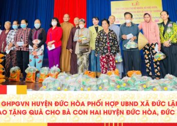 Đức Hòa: Ban Trị sự huyện phối hợp UBND xã Đức Lập Thượng  trao tặng quà cho bà con hai huyện Đức Hòa, Đức Huệ