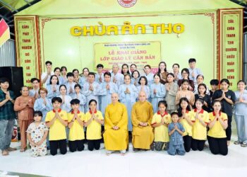 Lễ khai giảng lớp giáo lý căn bản tại chùa Ân Thọ