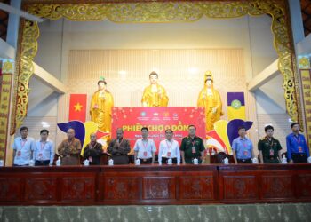 Đức Hòa: Phiên chợ 0 đồng cho 400 người dân tại chùa Linh Nguyên