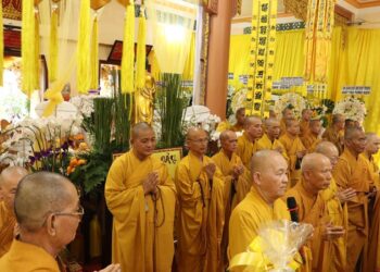 Ban Trị sự GHPGVN tỉnh Long An và các huyện, thị xã, thành phố viếng Lễ tang Cố Hòa thượng Thích Bửu Ứng.