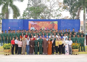 Phật giáo huyện Thạnh Hóa tham gia Tết Quân Dân của Trung đoàn 738