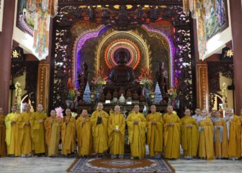 Đức Hòa – Đức Huệ: Phật giáo huyện khánh tuế Ban Chứng minh, Ban Thường trực Phật giáo tỉnh Long An, huyện Đức Hòa