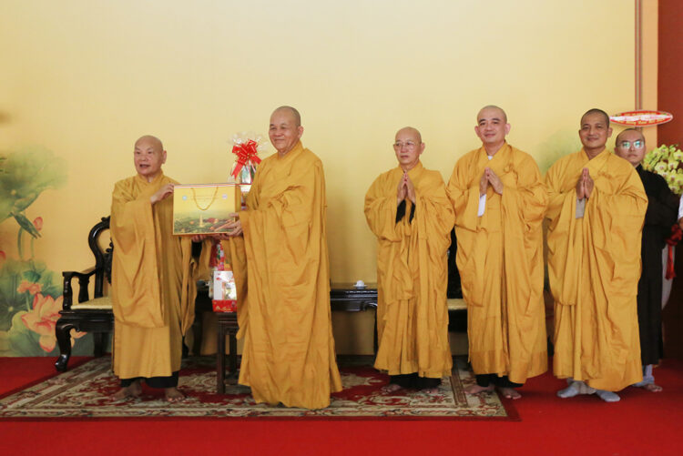 Phật giáo tỉnh Long An chúc khánh tuế Đức Trưởng lão Hòa thượng Thích Thiện Nhơn – Phó Pháp chủ Hội đồng Chứng minh, Chủ tịch Hội đồng Trị sự