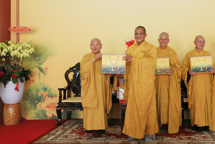 Phật giáo tỉnh Long An chúc khánh tuế Đức Trưởng lão Hòa thượng Thích Thiện Nhơn – Phó Pháp chủ Hội đồng Chứng minh, Chủ tịch Hội đồng Trị sự