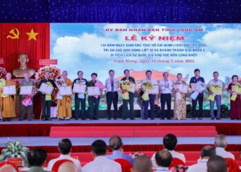 Kỷ niệm ngày sinh Chủ tịch Hồ Chí Minh, tri ân các Anh hùng liệt sĩ và Khánh thành giai đoạn 2 Khu di tích lịch sử quốc gia đồn Long Khốt