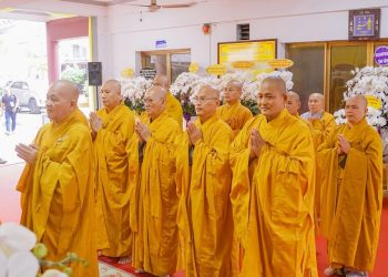 Chư tôn đức Phật giáo tỉnh Long An viếng Tang lễ  Hòa thượng Thích Huệ Trí