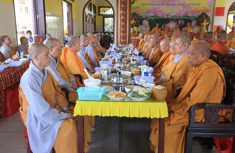 Long An Lễ Tưởng niệm lần thứ 18 Cố Thượng tọa Thích Tắc Tựu