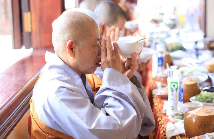 Long An Lễ Tưởng niệm lần thứ 18 Cố Thượng tọa Thích Tắc Tựu