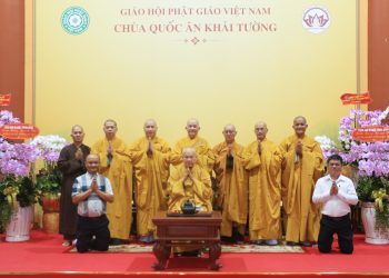 Phái đoàn Ban Trị sự GHPGVN tỉnh Long An Khánh tuế trưởng lão HT. Thích Thiện Nhơn – Phó Pháp chủ HĐCM, Chủ tịch HĐTS GHPGVN