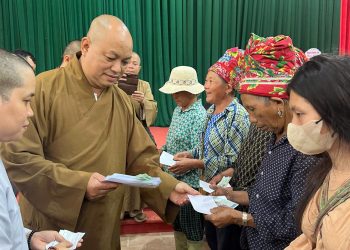 Cần Đước: Ban Trị sự cứu trợ đồng bào các tỉnh phía Bắc thiệt hại do bão số 3 Yagi.