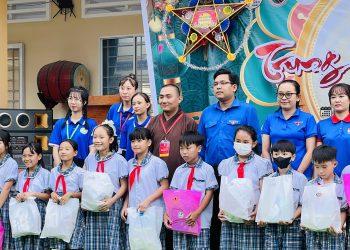 Câu lạc bộ Cộng Đồng Tiếp Bước Tương Lai tổ chức chương trình “Trung thu cho em năm 2024”