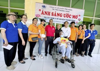 Thủ Thừa: Cty Vĩnh Hoàn Tài Trợ Mỗ Mắt Huyện Thanh Bình Tỉnh Đồng Tháp