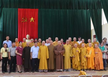 Phật giáo Long An tiếp tục chương trình cứu trợ ngày thứ 2