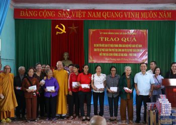 Phật giáo Long An tiếp tục chương trình cứu trợ ngày thứ 3 tại tỉnh Phú Thọ