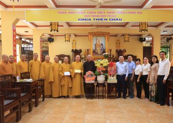 Lãnh đạo tỉnh Long An chúc mừng ngày kỷ niệm 43 năm thành lập Giáo Hội Phật giáo Việt Nam