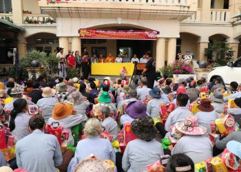 Đức Hoà: Phật giáo huyện và Uỷ ban MTTQVN huyện tổ chức chương trình “Tết cho người nghèo”