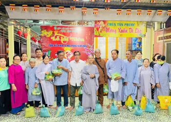 Đức Hoà: Ấm áp nghĩa tình ngày cuối năm tại chùa Tân Phước