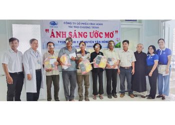 Thủ Thừa: Tổ đình Kim Cang phối hợp Cty Vĩnh Hoàn tài trợ Mỗ Mắt tỉnh Đồng Tháp