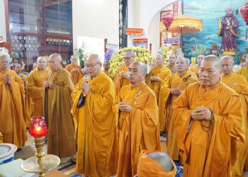 Ban Giáo Dục Phật giáo TW GHPGVN kính viếng lễ tang HT. Thích Huệ Tâm