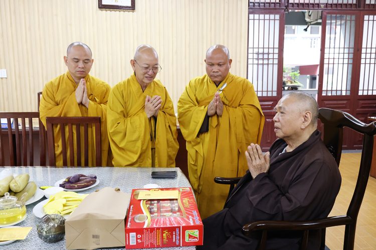 Ban Trị sự Phật giáo tỉnh Tây Ninh khánh tuế Hòa thượng Chủ tịch