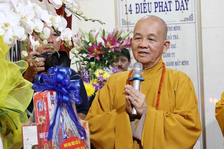 Đoàn Ban Thường trực BTS GHPGVN tỉnh Tây Ninh viếng Lễ tang Thượng tọa Thích Giác Hải.