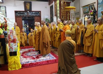 Đoàn Ban Thường trực BTS GHPGVN tỉnh Tây Ninh viếng Lễ tang Thượng tọa Thích Giác Hải.