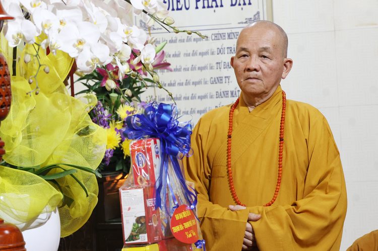Đoàn Ban Thường trực BTS GHPGVN tỉnh Tây Ninh viếng Lễ tang Thượng tọa Thích Giác Hải.