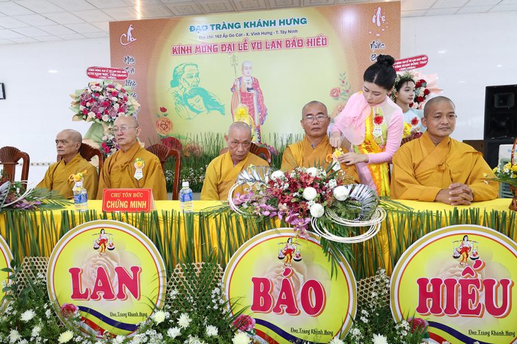 Vĩnh Hưng: Đạo tràng Khánh Hưng trang nghiêm tổ chức Đại lễ Vu Lan Báo Hiếu PL.2569 – DL. 2025