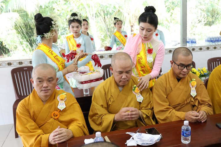 Vĩnh Hưng: Đạo tràng Khánh Hưng trang nghiêm tổ chức Đại lễ Vu Lan Báo Hiếu PL.2569 – DL. 2025