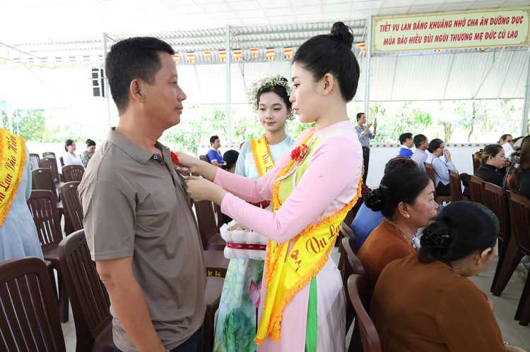 Vĩnh Hưng: Đạo tràng Khánh Hưng trang nghiêm tổ chức Đại lễ Vu Lan Báo Hiếu PL.2569 – DL. 2025