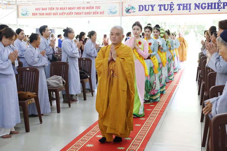 Vĩnh Hưng: Đạo tràng Khánh Hưng trang nghiêm tổ chức Đại lễ Vu Lan Báo Hiếu PL.2569 – DL. 2025