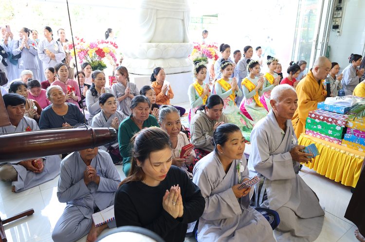 Vĩnh Hưng: Đạo tràng Khánh Hưng trang nghiêm tổ chức Đại lễ Vu Lan Báo Hiếu PL.2569 – DL. 2025