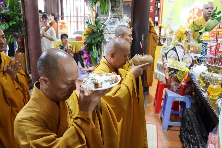 Chùa Tôn Thạnh trang nghiêm tổ chức Đại Lễ Vu Lan Báo Hiếu Và Huý Kỵ Cố HT. Thích Tắc Ngộ Lần Thứ 8