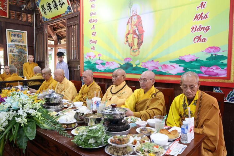 Chùa Tôn Thạnh trang nghiêm tổ chức Đại Lễ Vu Lan Báo Hiếu Và Huý Kỵ Cố HT. Thích Tắc Ngộ Lần Thứ 8