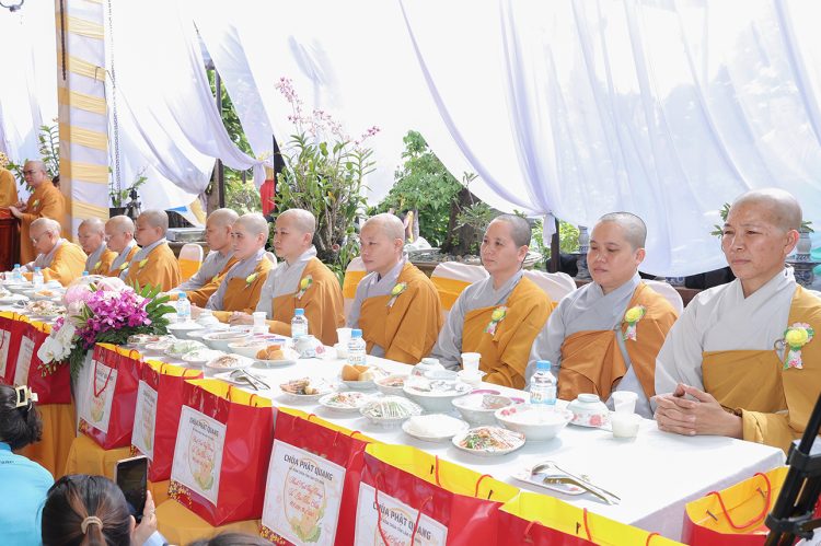  Chùa Phật Quang, xã Tân Lân trang nghiêm Đại Lễ Vu Lan Thắng Hội ( Pl 2569 – Dl 2025)