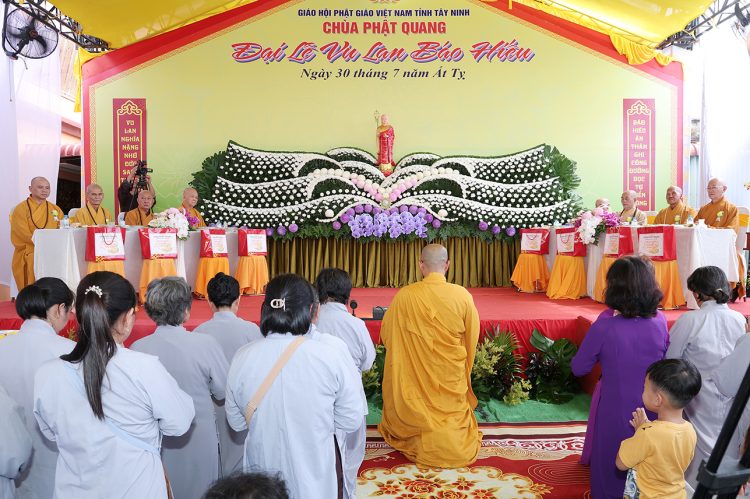  Chùa Phật Quang, xã Tân Lân trang nghiêm Đại Lễ Vu Lan Thắng Hội ( Pl 2569 – Dl 2025)