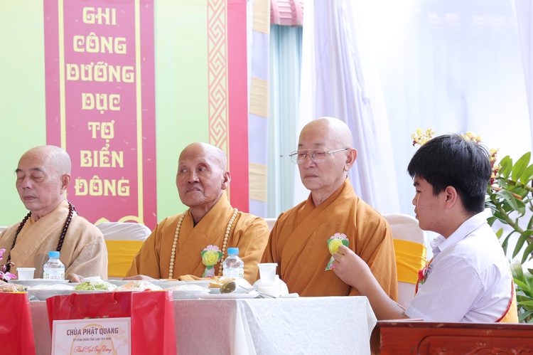  Chùa Phật Quang, xã Tân Lân trang nghiêm Đại Lễ Vu Lan Thắng Hội ( Pl 2569 – Dl 2025)