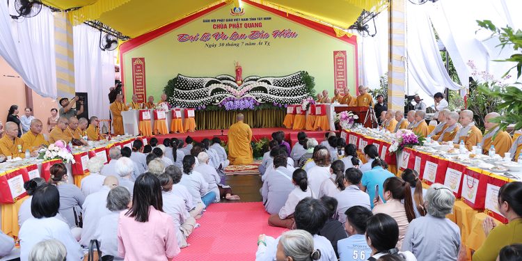 Chùa Phật Quang, xã Tân Lân trang nghiêm Đại Lễ Vu Lan Thắng Hội ( Pl 2569 – Dl 2025)