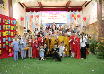 Long An: chùa Thiên Châu tổ chức Đêm hội Trung thu “Ánh trăng Từ bi” năm 2025 cho hơn 500 em nhỏ