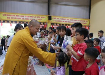Mỹ Hạnh: chùa Pháp Minh tổ chức chương trình Trung thu yêu thương năm 2025 cho 1000 em nhỏ