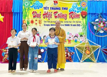 Tịnh Thất Liên Hoa, xã Đức Huệ tổ chức chương trình “Vui hội trăng rằm 2025”.